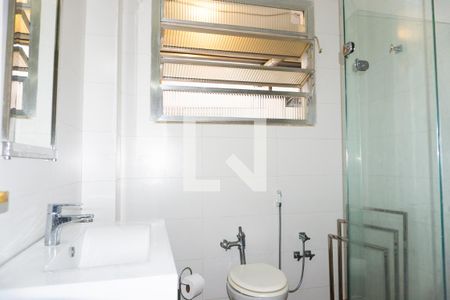 Apartamento à venda com 110m², 2 quartos e sem vaga Apartamento à venda com 110m², 2 quartos e sem vagaBanheiro