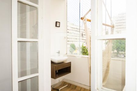 Apartamento à venda com 110m², 2 quartos e sem vaga Apartamento à venda com 110m², 2 quartos e sem vagaVaranda