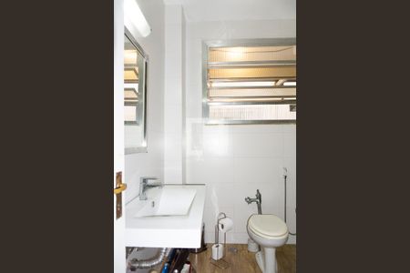 Apartamento à venda com 110m², 2 quartos e sem vaga Apartamento à venda com 110m², 2 quartos e sem vagaBanheiro