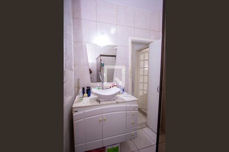 Casa à venda com 70m², 2 quartos e sem vaga Casa à venda com 70m², 2 quartos e sem vagaBanheiro