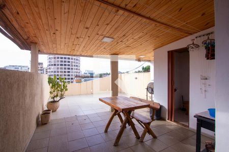 Casa à venda com 70m², 2 quartos e sem vaga Casa à venda com 70m², 2 quartos e sem vagaTerraço