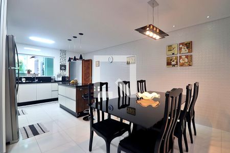 Casa à venda com 238m², 3 quartos e 3 vagasCozinha