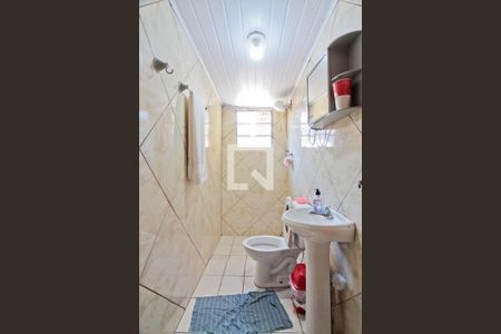 Casa à venda com 250m², 3 quartos e 2 vagas Casa à venda com 250m², 3 quartos e 2 vagasBanheiro