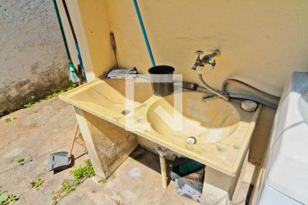 Casa à venda com 250m², 3 quartos e 2 vagas Casa à venda com 250m², 3 quartos e 2 vagasÁrea de Serviço