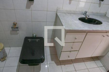 Casa à venda com 220m², 3 quartos e sem vaga Casa à venda com 220m², 3 quartos e sem vagaBanheiro Social