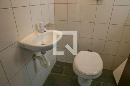 Casa à venda com 220m², 3 quartos e sem vaga Casa à venda com 220m², 3 quartos e sem vagaBanheiro de Serviço