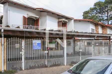 Casa à venda com 220m², 3 quartos e sem vaga Casa à venda com 220m², 3 quartos e sem vagaFachada