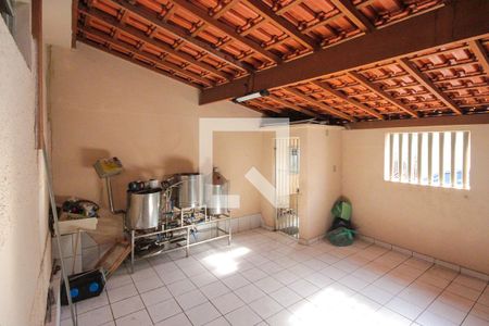 Casa à venda com 400m², 2 quartos e sem vaga Casa à venda com 400m², 2 quartos e sem vagaGaragem