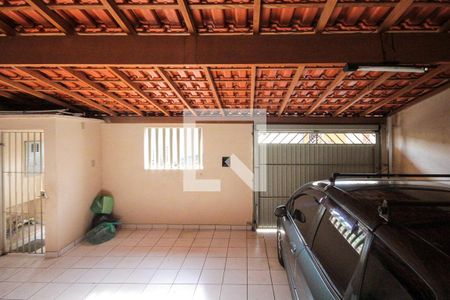 Casa à venda com 400m², 2 quartos e sem vaga Casa à venda com 400m², 2 quartos e sem vagaGaragem
