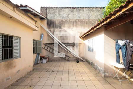 Casa à venda com 400m², 2 quartos e sem vaga Casa à venda com 400m², 2 quartos e sem vagaQuintal