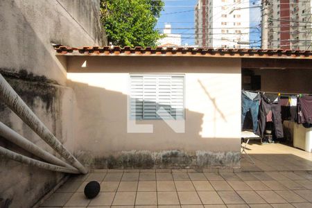 Casa à venda com 400m², 2 quartos e sem vaga Casa à venda com 400m², 2 quartos e sem vagaQuintal