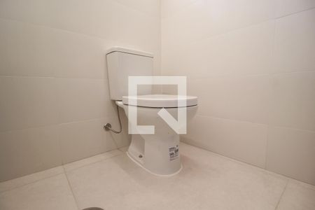 Casa à venda com 368m², 4 quartos e 4 vagas Casa à venda com 368m², 4 quartos e 4 vagasBanheiro