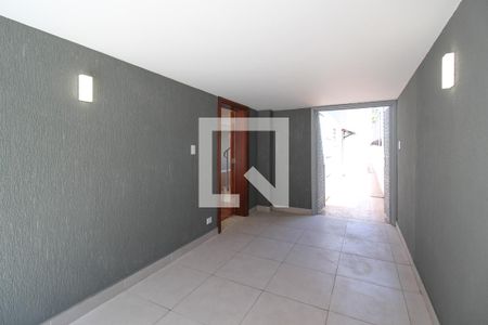 Casa à venda com 368m², 4 quartos e 4 vagas Casa à venda com 368m², 4 quartos e 4 vagasÁrea Comum