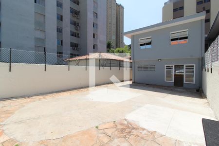 Casa à venda com 368m², 4 quartos e 4 vagas Casa à venda com 368m², 4 quartos e 4 vagasÁrea Comum