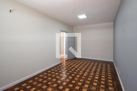 Casa à venda com 368m², 4 quartos e 4 vagas Casa à venda com 368m², 4 quartos e 4 vagasQuarto 4