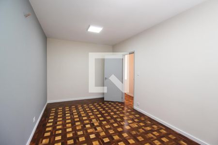 Casa à venda com 368m², 4 quartos e 4 vagas Casa à venda com 368m², 4 quartos e 4 vagasQuarto 1