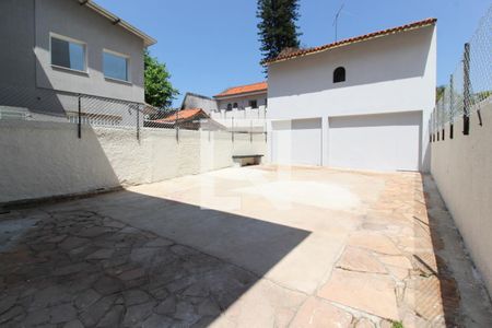 Casa à venda com 368m², 4 quartos e 4 vagas Casa à venda com 368m², 4 quartos e 4 vagasÁrea Comum