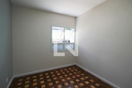 Casa à venda com 368m², 4 quartos e 4 vagas Casa à venda com 368m², 4 quartos e 4 vagasQuarto 2