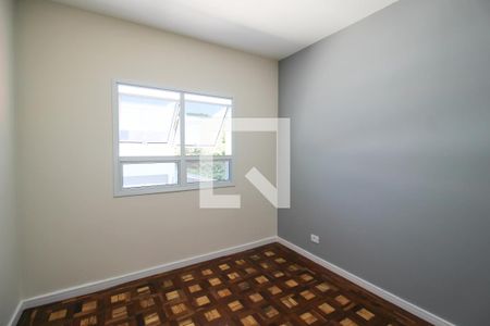 Casa à venda com 368m², 4 quartos e 4 vagas Casa à venda com 368m², 4 quartos e 4 vagasQuarto 4