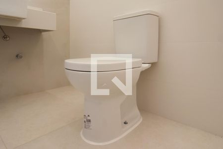 Casa à venda com 368m², 4 quartos e 4 vagas Casa à venda com 368m², 4 quartos e 4 vagasBanheiro