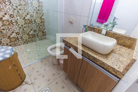 Casa à venda com 216m², 3 quartos e 4 vagas Casa à venda com 216m², 3 quartos e 4 vagasBanheiro da Suíte 2