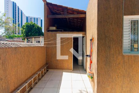 Casa à venda com 216m², 3 quartos e 4 vagas Casa à venda com 216m², 3 quartos e 4 vagasÁrea de Serviço