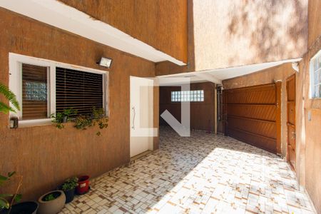 Casa à venda com 216m², 3 quartos e 4 vagas Casa à venda com 216m², 3 quartos e 4 vagasGaragem