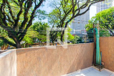 Casa à venda com 216m², 3 quartos e 4 vagas Casa à venda com 216m², 3 quartos e 4 vagasÁrea de Serviço