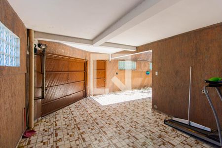 Casa à venda com 216m², 3 quartos e 4 vagas Casa à venda com 216m², 3 quartos e 4 vagasGaragem