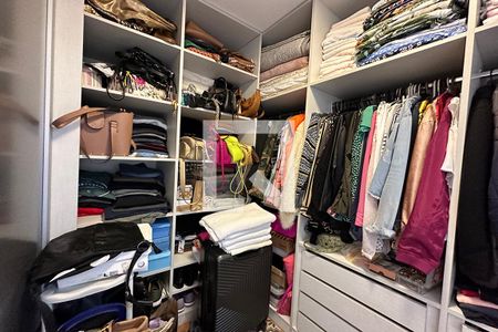 Casa à venda com 153m², 3 quartos e 4 vagasCloset