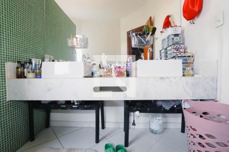 Casa à venda com 374m², 5 quartos e 5 vagas Casa à venda com 374m², 5 quartos e 5 vagasBanheiro 2
