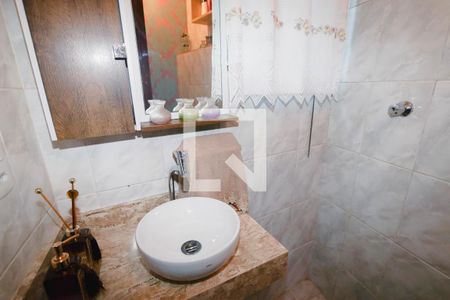 Casa à venda com 374m², 5 quartos e 5 vagas Casa à venda com 374m², 5 quartos e 5 vagasBanheiro 5