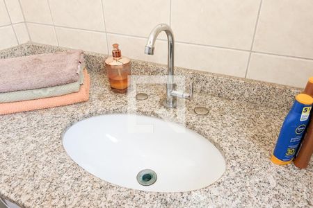 Apartamento à venda com 203m², 3 quartos e 2 vagas Apartamento à venda com 203m², 3 quartos e 2 vagasLavabo