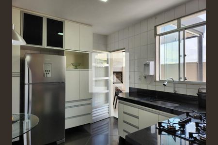 Apartamento à venda com 60m², 2 quartos e 2 vagasCozinha 