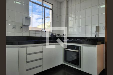 Apartamento à venda com 60m², 2 quartos e 2 vagasCozinha 