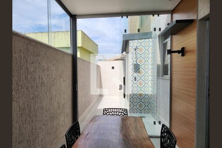 Apartamento à venda com 60m², 2 quartos e 2 vagasVaranda