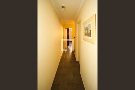 Casa à venda com 850m², 3 quartos e 1 vaga Casa à venda com 850m², 3 quartos e 1 vagaCorredor