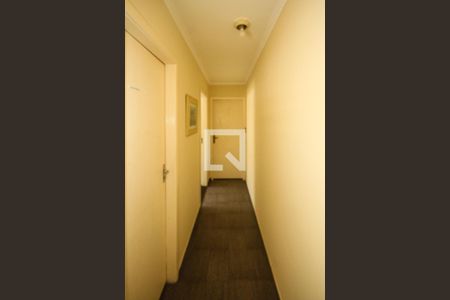 Casa à venda com 850m², 3 quartos e 1 vaga Casa à venda com 850m², 3 quartos e 1 vagaCorredor