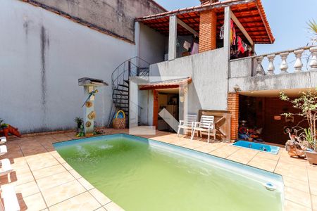 Casa à venda com 317m², 4 quartos e 5 vagas Casa à venda com 317m², 4 quartos e 5 vagasPiscina