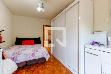 Casa à venda com 317m², 4 quartos e 5 vagas Casa à venda com 317m², 4 quartos e 5 vagasQuarto 4