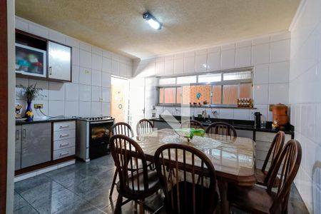 Casa à venda com 317m², 4 quartos e 5 vagas Casa à venda com 317m², 4 quartos e 5 vagasCozinha