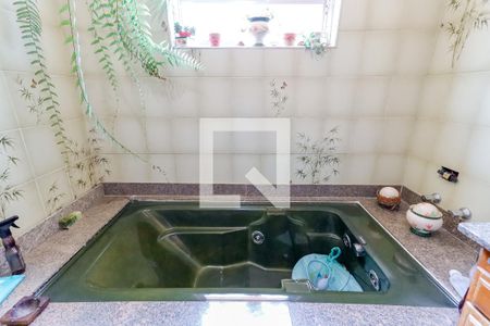 Casa à venda com 317m², 4 quartos e 5 vagas Casa à venda com 317m², 4 quartos e 5 vagasBanheiro da Suíte 1