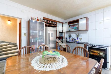 Casa à venda com 317m², 4 quartos e 5 vagas Casa à venda com 317m², 4 quartos e 5 vagasCozinha