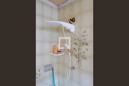 Casa à venda com 317m², 4 quartos e 5 vagas Casa à venda com 317m², 4 quartos e 5 vagasBanheiro da Suíte 1