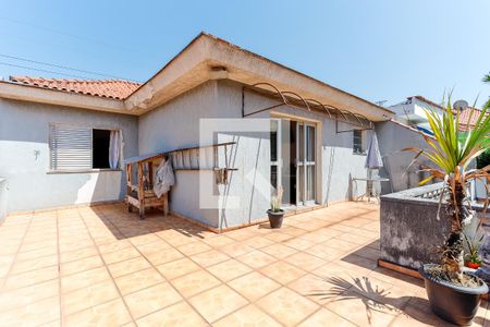 Casa à venda com 317m², 4 quartos e 5 vagas Casa à venda com 317m², 4 quartos e 5 vagasVaranda Suíte 1