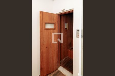 Apartamento à venda com 128m², 4 quartos e 3 vagas Apartamento à venda com 128m², 4 quartos e 3 vagasSaúna