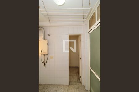 Apartamento à venda com 128m², 4 quartos e 3 vagas Apartamento à venda com 128m², 4 quartos e 3 vagasÁrea de Serviço