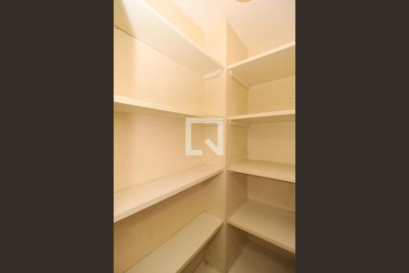 Apartamento à venda com 128m², 4 quartos e 3 vagas Apartamento à venda com 128m², 4 quartos e 3 vagasDespensa