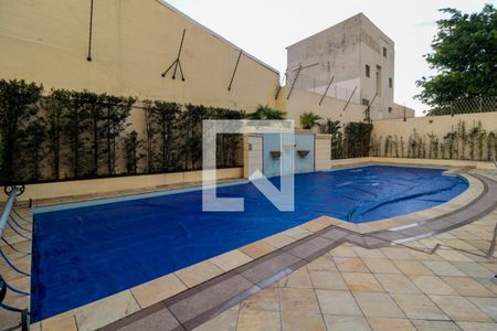 Apartamento à venda com 128m², 4 quartos e 3 vagas Apartamento à venda com 128m², 4 quartos e 3 vagasÁrea comum - Piscina