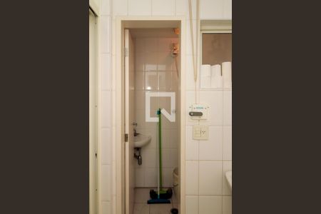 Apartamento à venda com 128m², 4 quartos e 3 vagas Apartamento à venda com 128m², 4 quartos e 3 vagasBanheiro de serviço